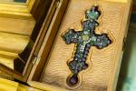 Уникальный для Омска артефакт — крест с частицей Животворящего креста Господня