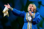 Песню «Как за лесом да за Доном» исполняет Ольга Максимова