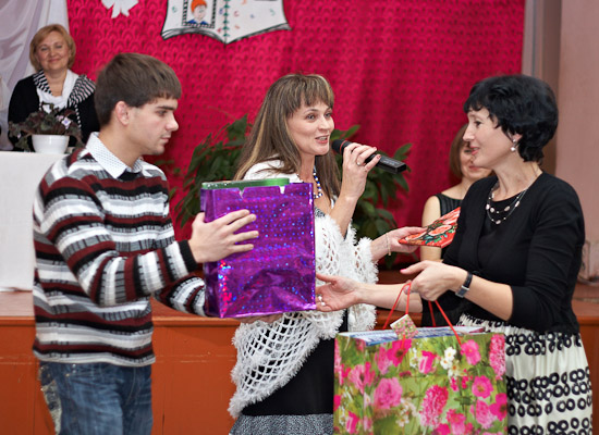 Вручение подарков. Школа № 148. КТОС «Светлый», Омск