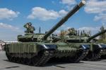В конце колонны следуют грозные танки Т-90 «Владимир»