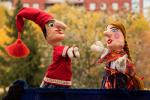 Нечасто в большом городе удается увидеть кукольную сценку на бульваре