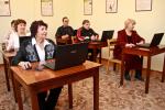 «Школьники» внимательно слушают преподавателя