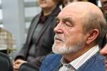 Игорь Александрович Санин преподаёт в художественной студии для взрослых