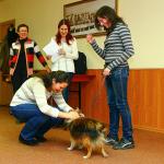 Начинаем показательное тестирование: принимать внимание посторонних будущий терапевт должен без малейшего намёка на агрессию