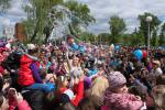 Радужные пузыри могут получаться невероятных размеров