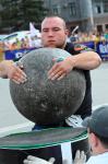 Подъем камня Атласа весом 210 кг