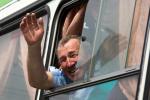 Пассажиры муниципального транспорта тоже рады встрече с ретромобилями