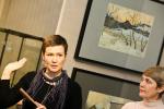 Искусствовед Галина Гурьянова (слева) рассказывает о Борисе Николаевиче Николаеве