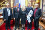 Омичи-кремлевцы получили не только поздравления, но и подарки