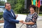 Награждается Любовь Черненко, член комитета ТОС «Кировец-1»