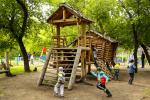 Детская площадка напоминает о русских народных сказках