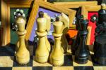 Но есть место и интеллектуальным играм…
