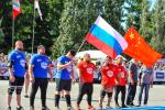 В каждой команде — трое силачей