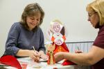 На изготовление бумажной фигуры у Оксаны Рузимовой с учениками ушло около часа