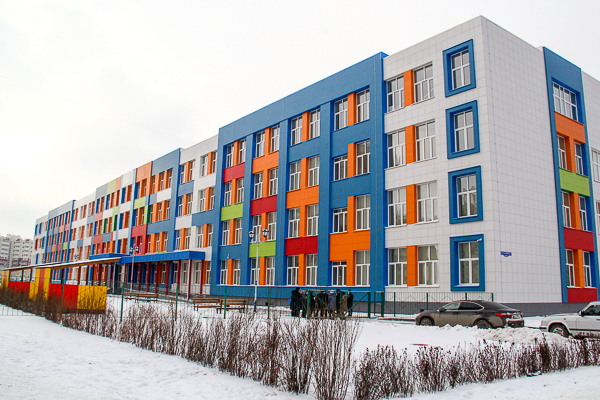 Самая большая в регионе школа, построенная в микрорайоне Амурский–2, введена в эксплуатацию в 2021 году