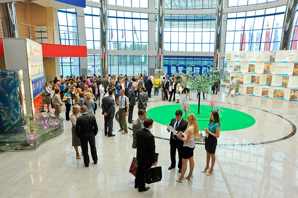 在鄂木斯克本地区的展览中心举办国际活动