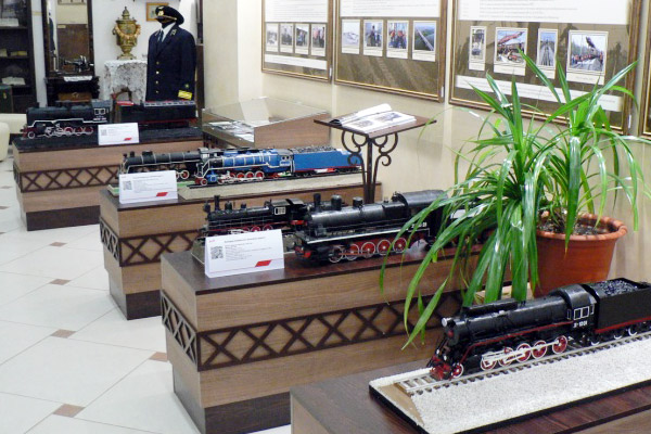 Макеты паровозов в музее омских железнодорожников