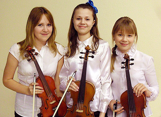 Трио скрипачей. Омск